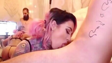 Tattooed Chick Gives Mindblowing Head To Her Lucky Man
