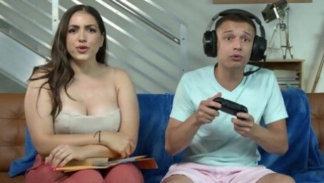 Big dick makes stepmom wanna skip playing and get fucking