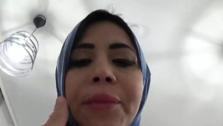 Fucking A Horny And Sexy Big Ass Arab Mom